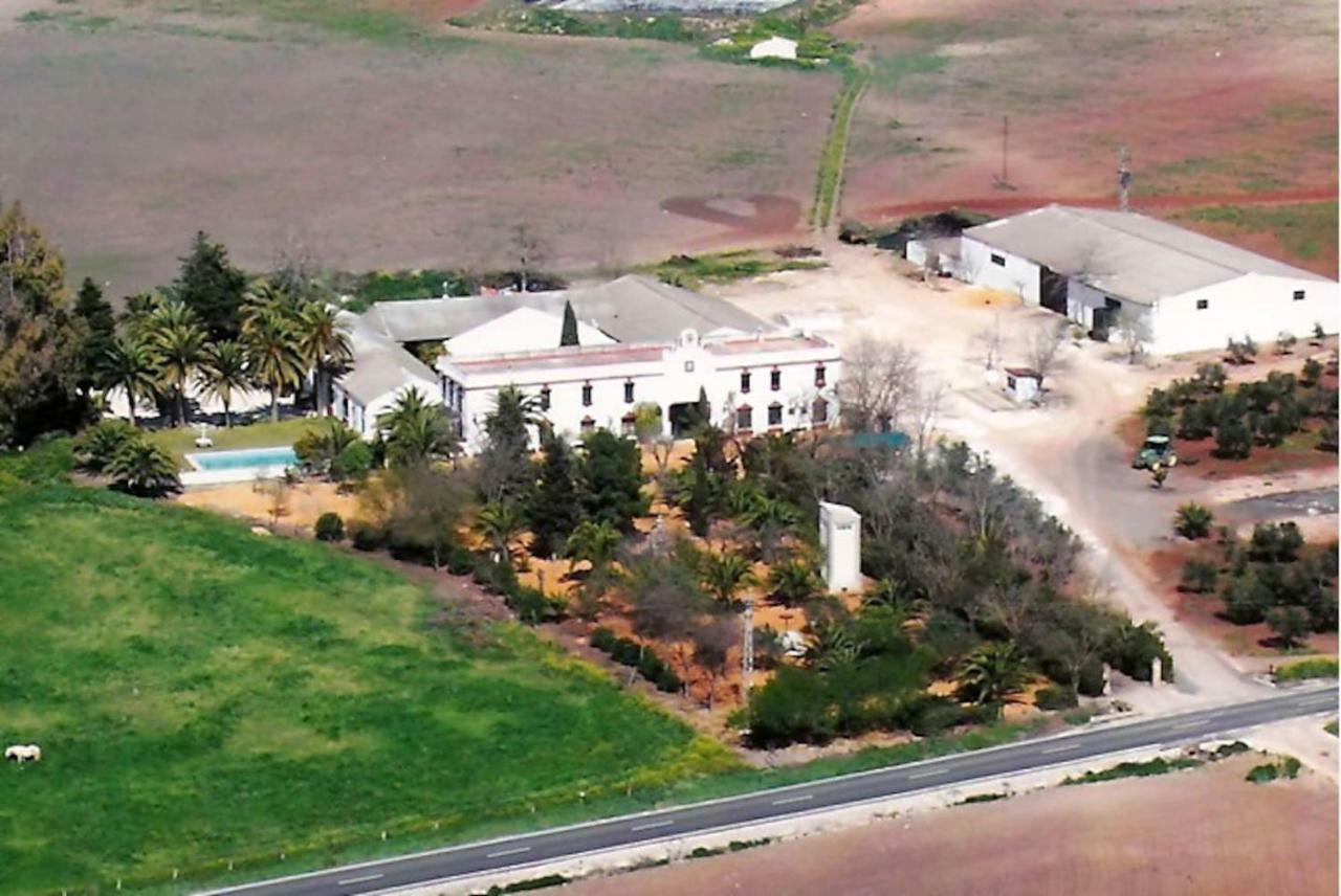 Hacienda Chambergo Casa En La Campina Sevillana Ecija Bagian luar foto
